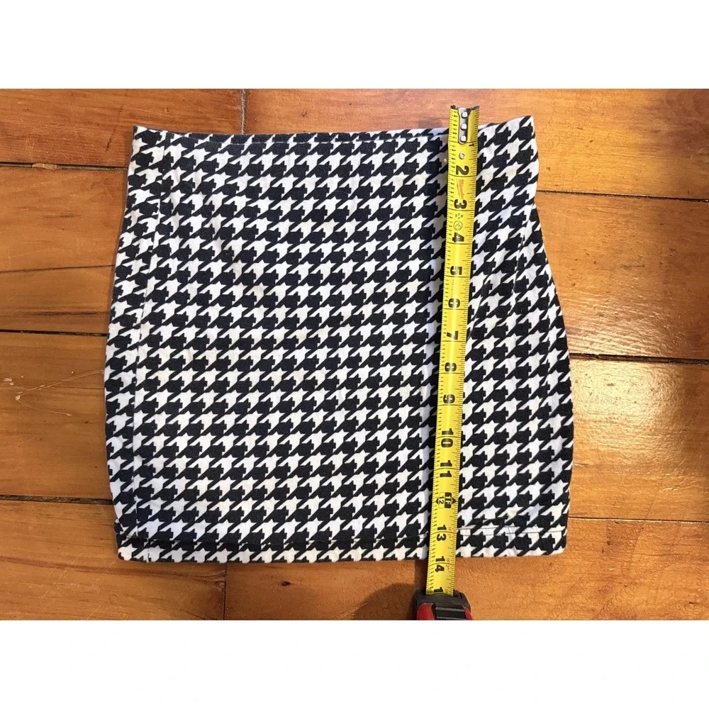 Forever 21 Houndstooth Mini Skirt Womens Small Black White Stretch Bodycon‎